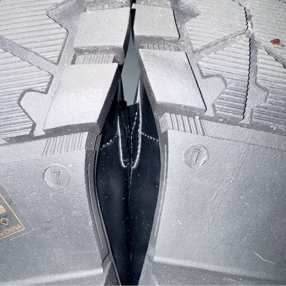 TINSTREE Platform Black Loafers Chain Sz 7 Chunky Heel Slip On Round Toe Shoes - Picture 12 of 14